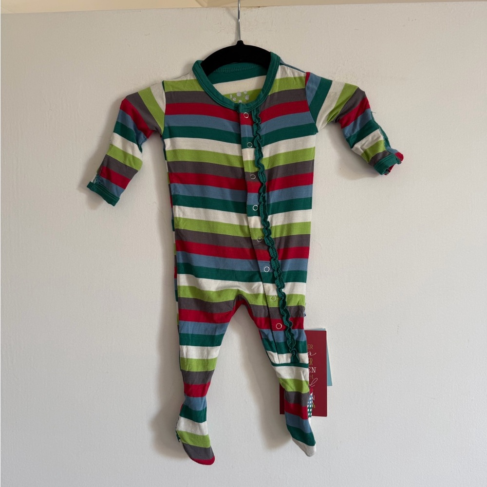 NWT KicKee Pants Stripe Print Christmas Bamboo Muffin Ruffle Footie with Snaps - Picture 3 of 7
